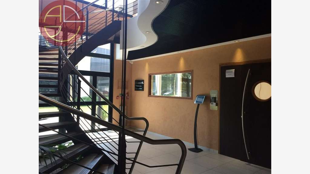 A louer bureaux 333m² côté lac à Labège