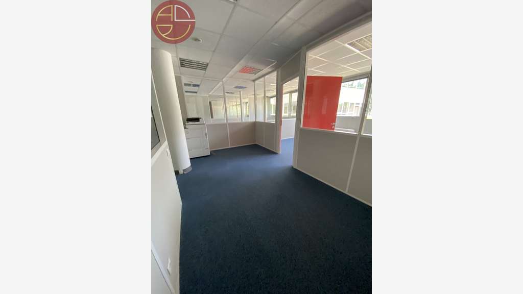Location bureaux très lumineux 290m² à Labège