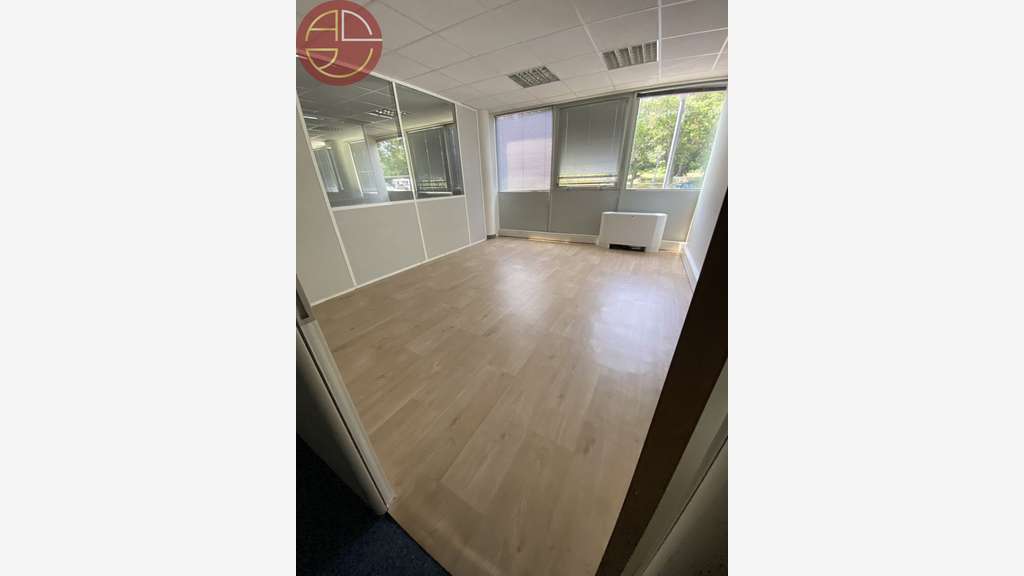 Location bureaux très lumineux 290m² à Labège