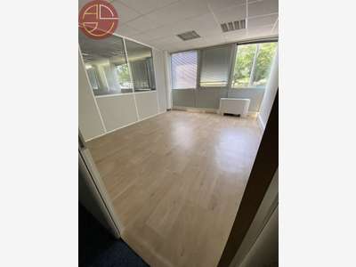 Location bureaux très lumineux 290m² à Labège