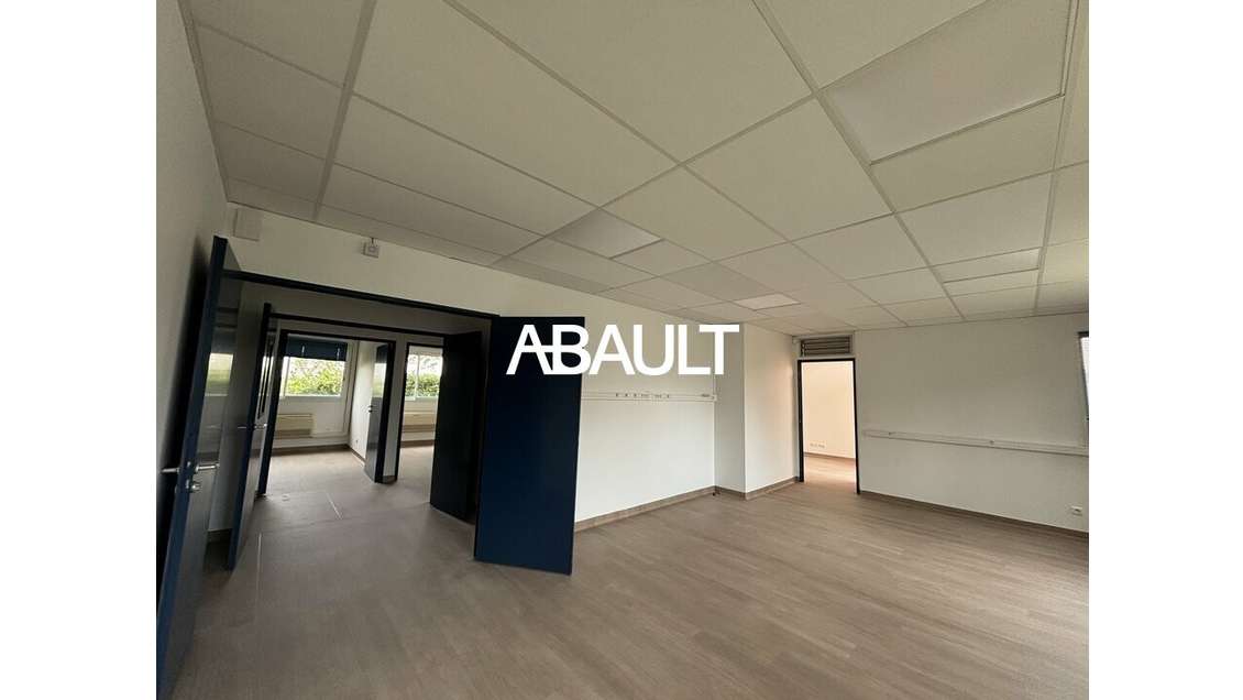 A louer plateau de bureaux rénové 136m² à Labège