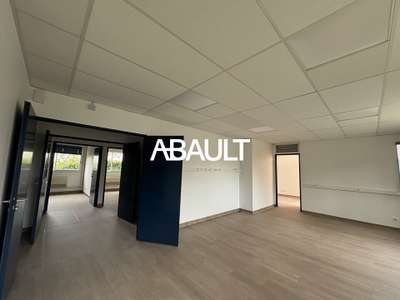 A louer plateau de bureaux rénové 136m² à Labège