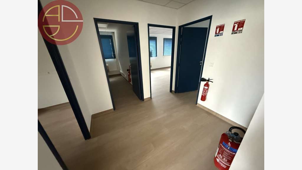 à louer bureaux 439m² proche futur métro à Labège