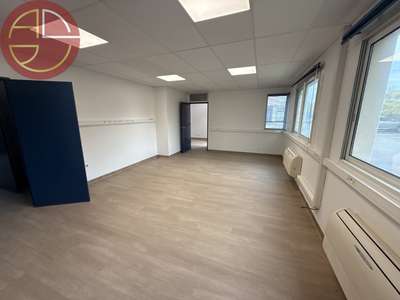 à louer bureaux 439m² proche futur métro à Labège