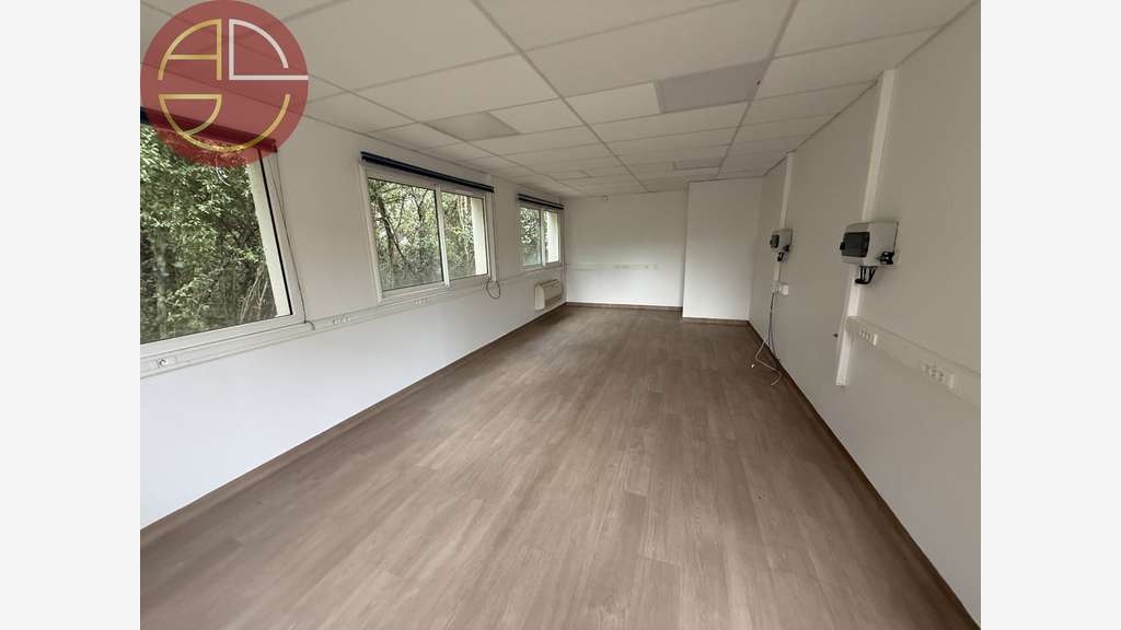 à louer bureaux 439m² proche futur métro à Labège
