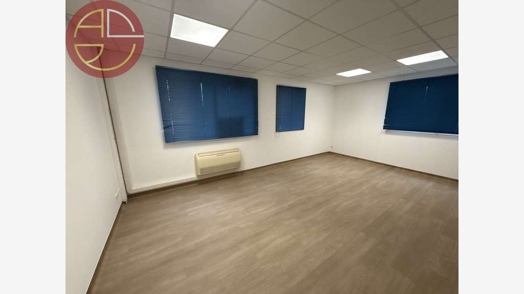 à louer bureaux 439m² proche futur métro à Labège