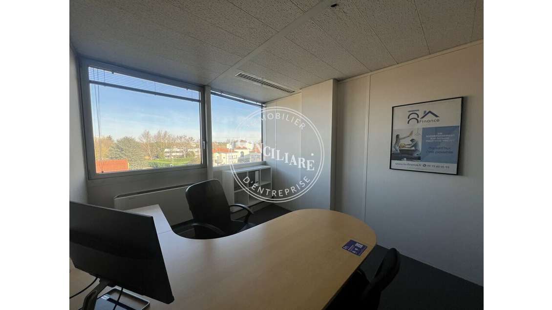 Bureaux 92m² R+3 à louer au coeur de Labège