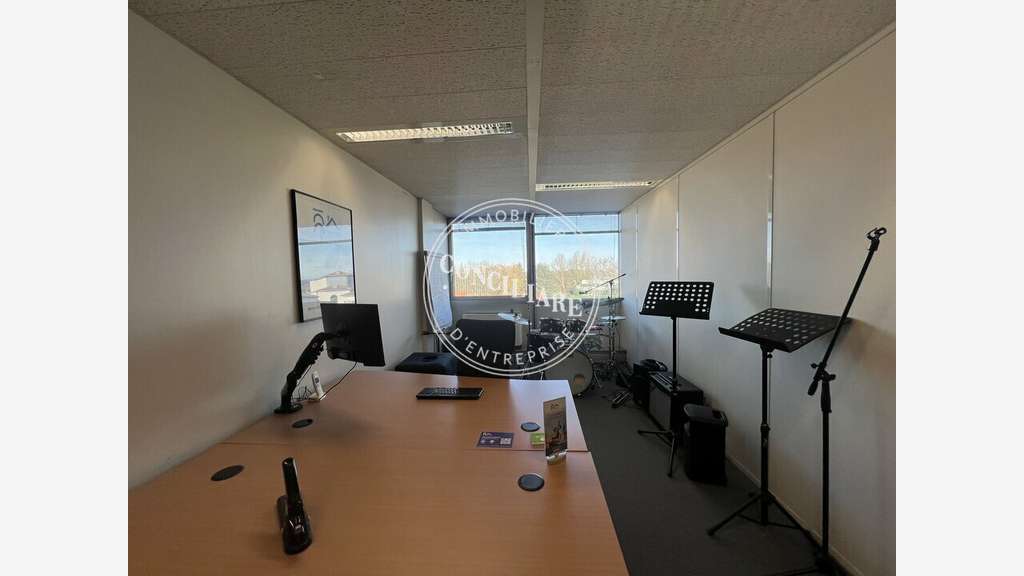 Bureaux 92m² R+3 à louer au coeur de Labège
