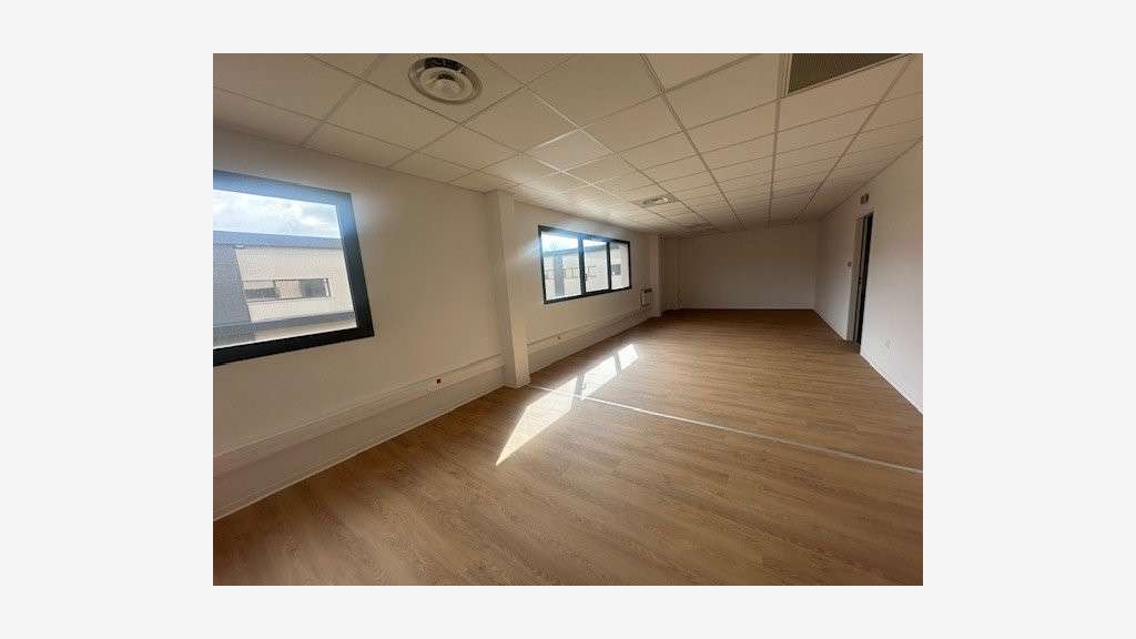 Bureaux 196m² RDC à louer à Labège Innopole