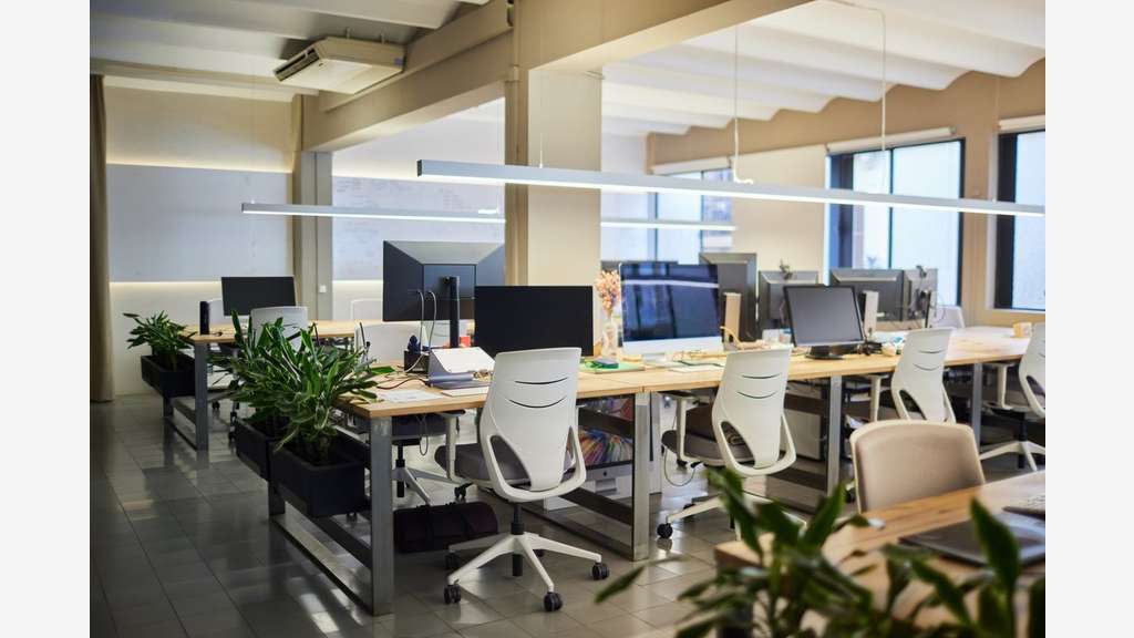 Location bureaux 327m² R+1 à Labège