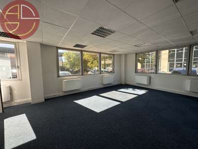 A louer bureaux 83m² RDC à Labège