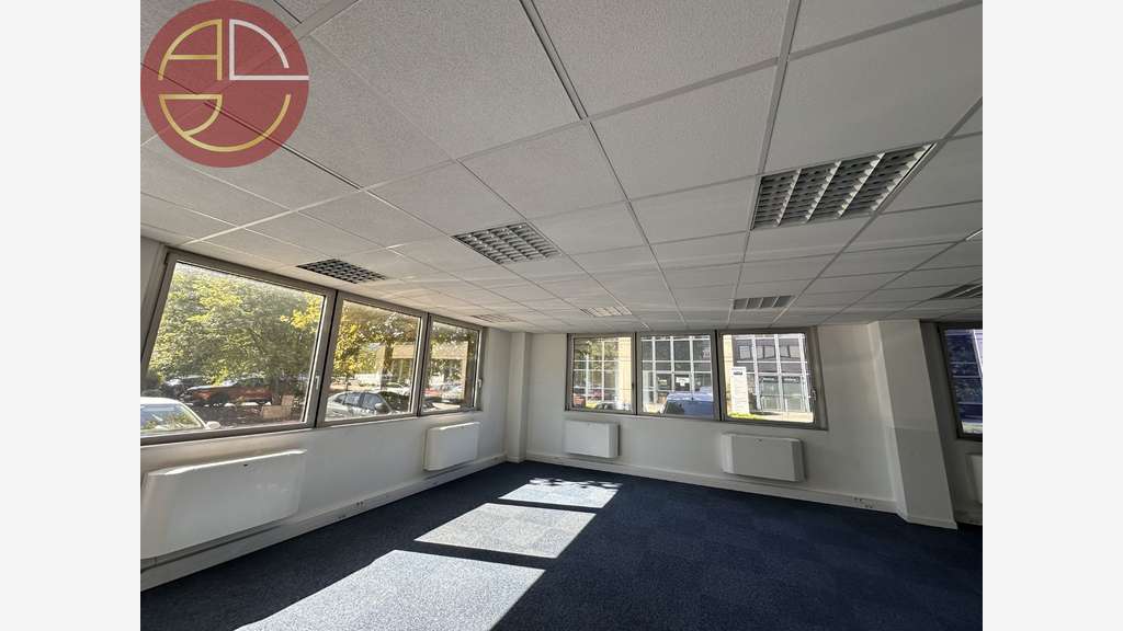A louer bureaux 83m² RDC à Labège