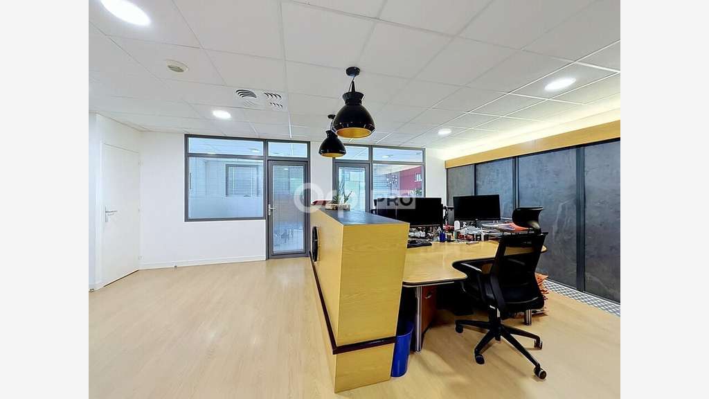 Bureaux climatisés de 160m² à louer à Lagord