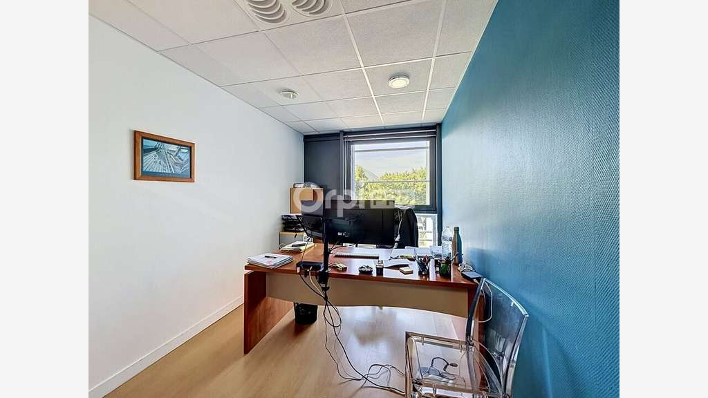 Bureaux climatisés de 160m² à louer à Lagord