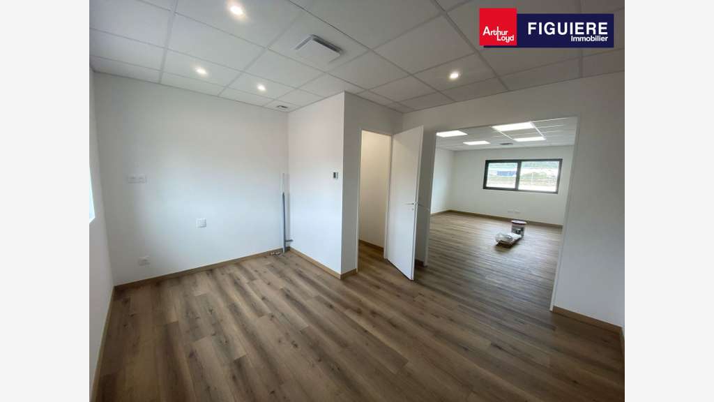 38m² de bureaux aménagés à louer Lamanon