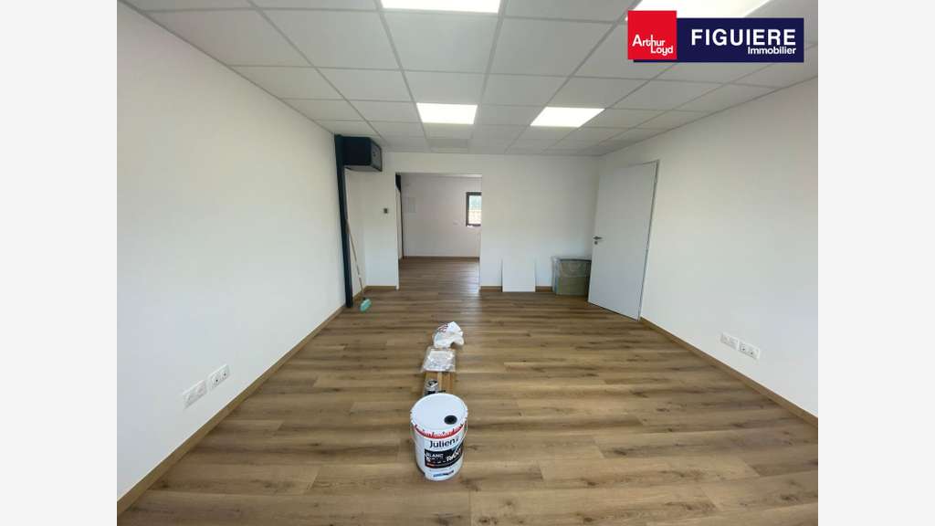 38m² de bureaux aménagés à louer Lamanon