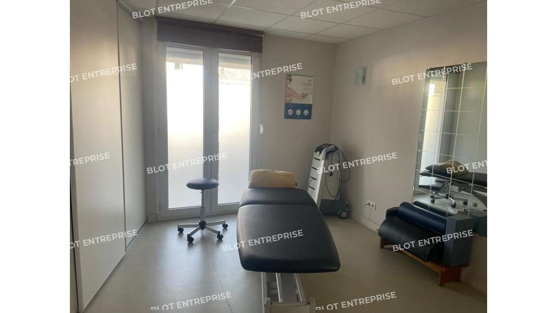 A LOUER - BUREAUX 40 m² LAMBALLE