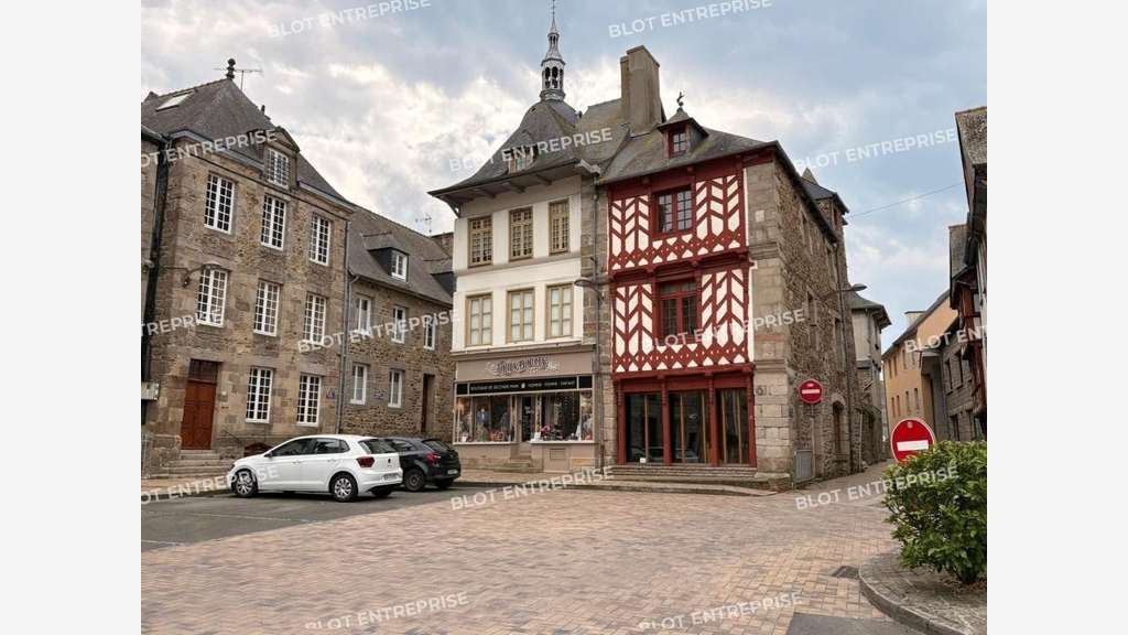 A louer surface commerciale 88m² en RDC à Lamballe