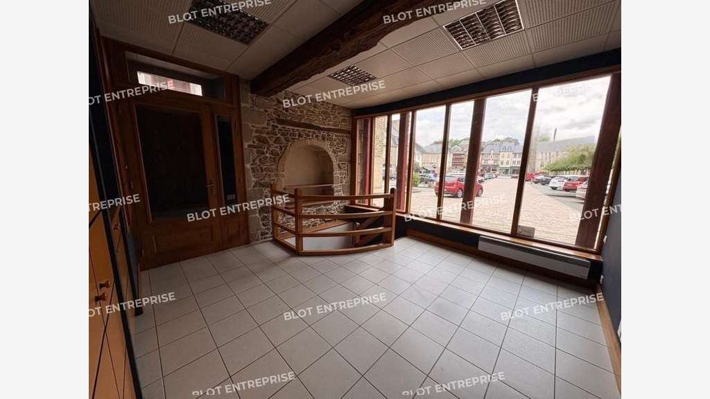 A louer surface commerciale 88m² en RDC à Lamballe