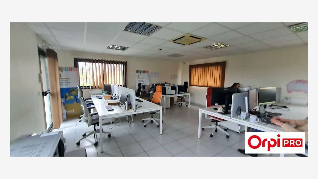 A louer immeuble de bureaux 352m² à Lamballe RN12