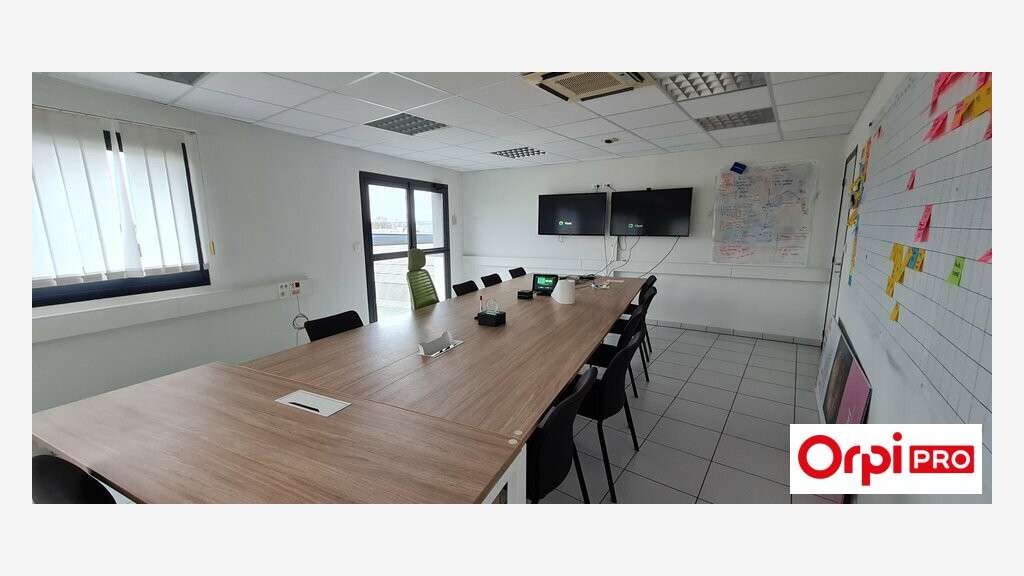 A louer immeuble de bureaux 352m² à Lamballe RN12