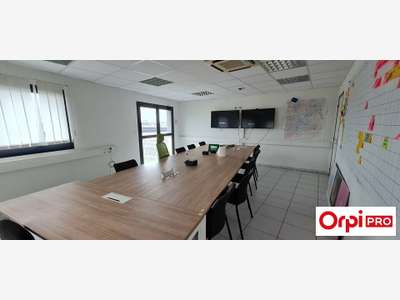A louer immeuble de bureaux 352m² à Lamballe RN12
