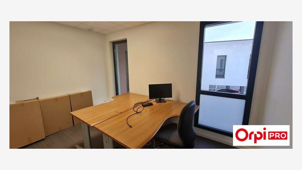 A louer bureaux de 179m² à Lamballe RN12
