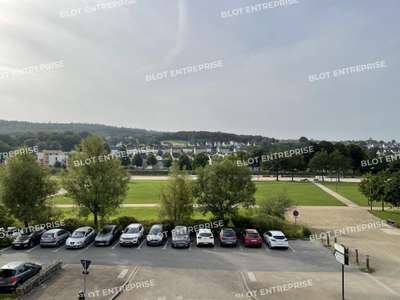 A louer bureaux 217m² belle visibilité Landerneau