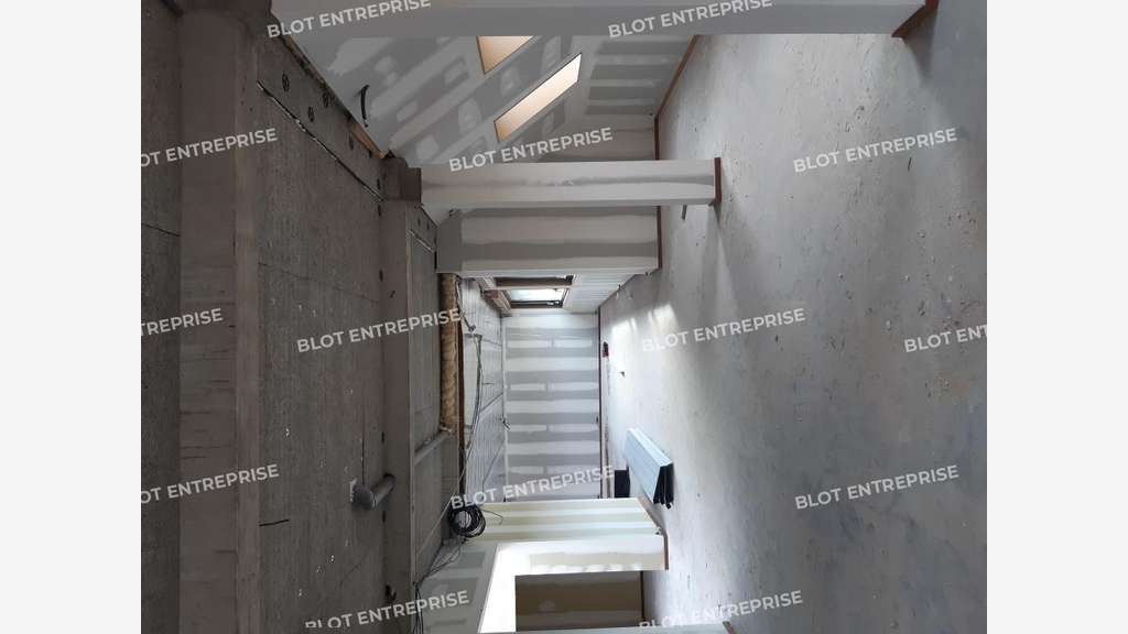 A louer bureaux 217m² belle visibilité Landerneau