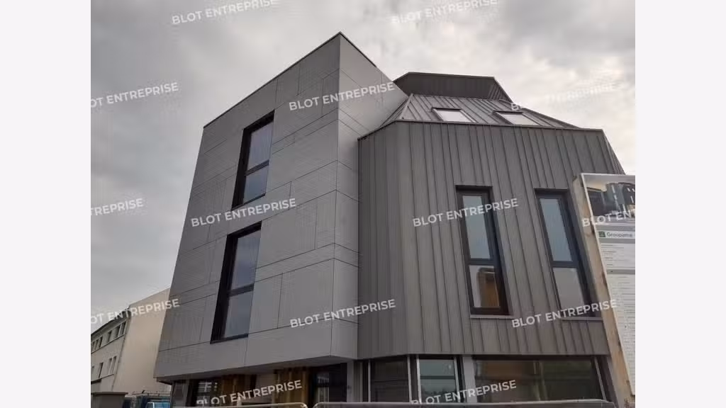 A louer bureaux 217m² belle visibilité Landerneau