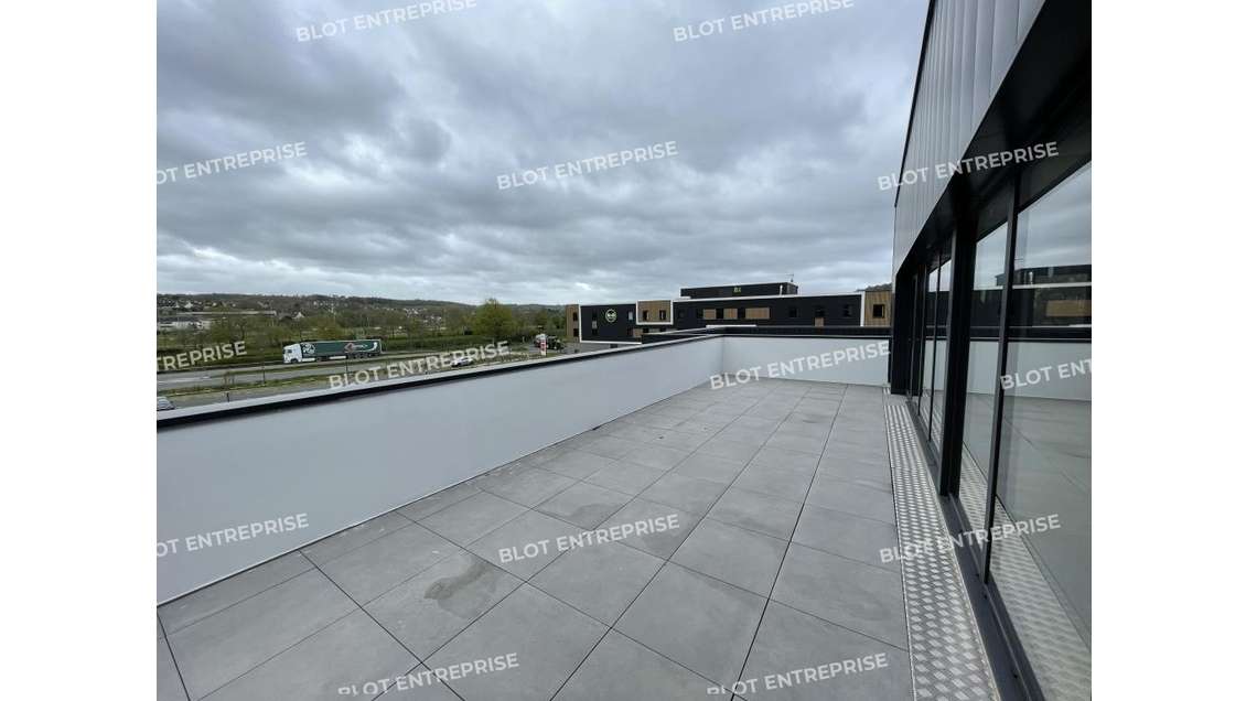 A louer bureaux 350m² R+2 à Landerneau