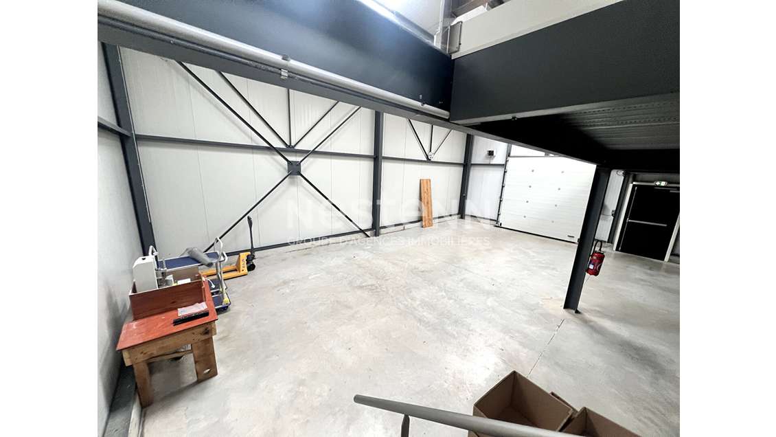 A louer local d'activité de 255m² à Landevant