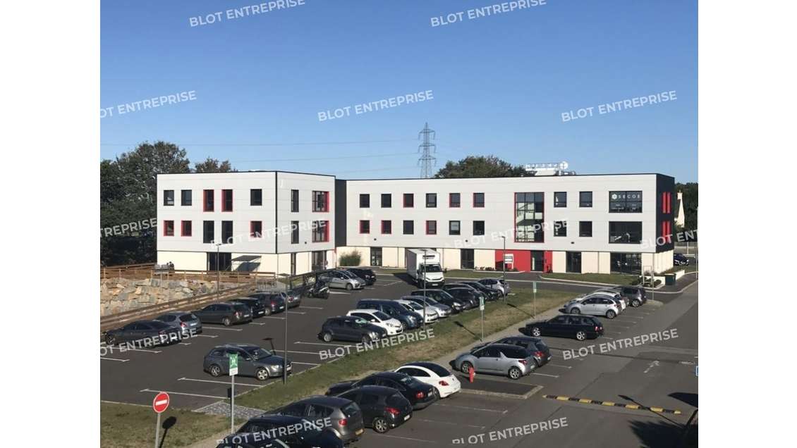 A louer bureaux 97m² centre d'affaires à Lanester