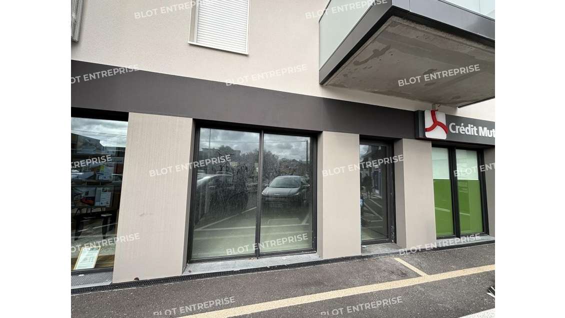 A louer local commercial 76m² à Lanester