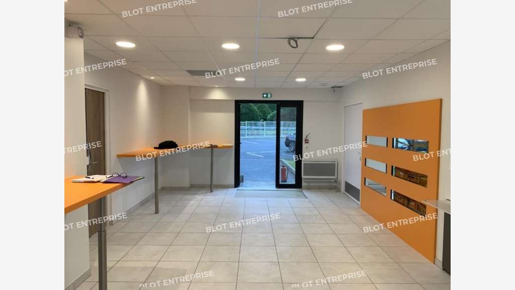 A louer bureaux 97m² centre d'affaires à Lanester