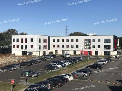 A louer bureaux 97m² centre d'affaires à Lanester