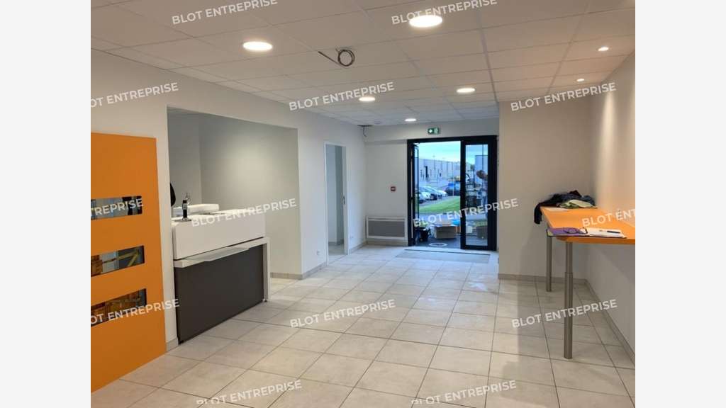 A louer bureaux 97m² centre d'affaires à Lanester