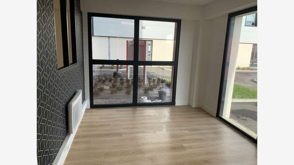 Loue bureaux de 130m² en parc d'activités Lanester