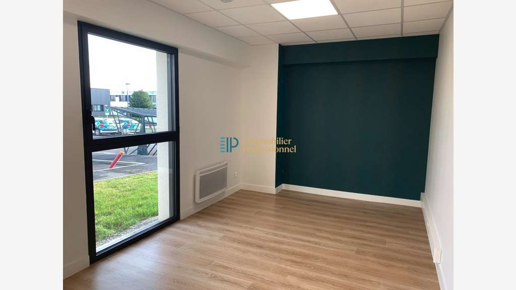 A louer bureaux de 130m² zone de Kerpont Lanester