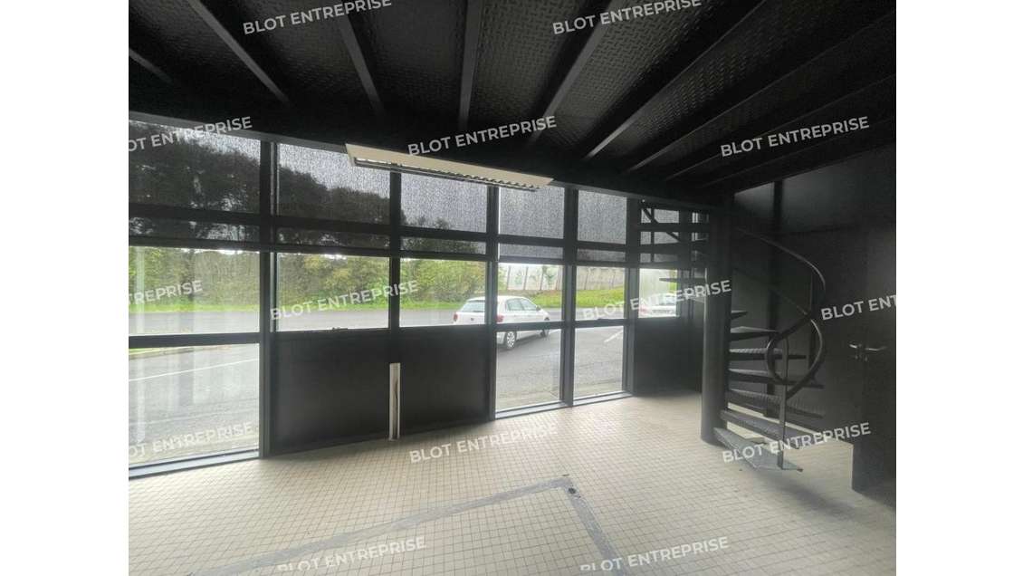 A louer bureaux 99m² PMR à Langueux