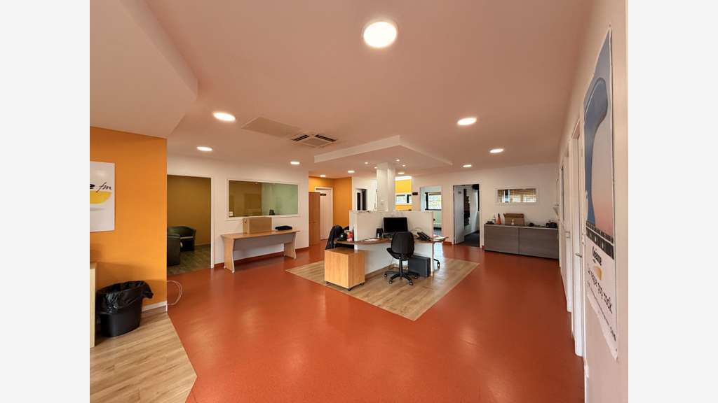 Bureaux 190m² à louer à Lannion Saint Marc