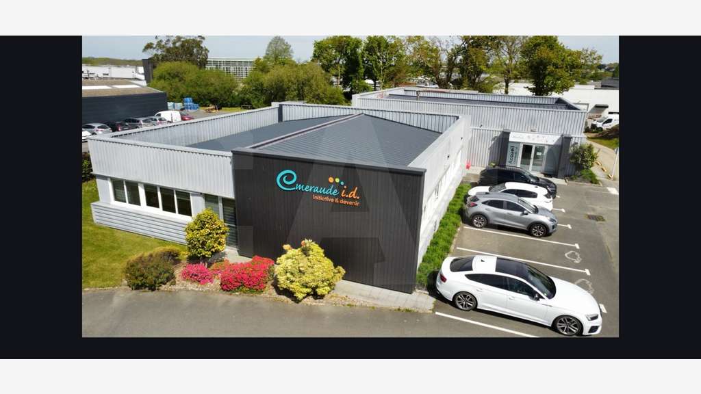 A louer bureaux de 469m² à Lannion axe passant