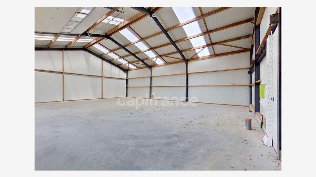 A la location cellule artisanale 181m² ZA Lantic