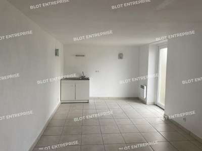 A louer plateau de bureaux 92m² à Lanvallay