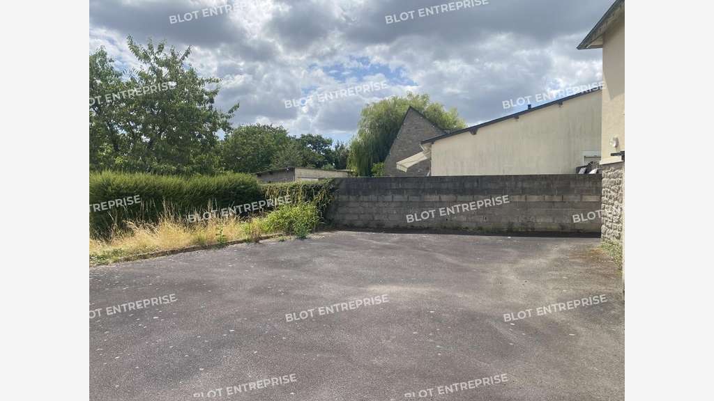 A louer plateau de bureaux 92m² à Lanvallay