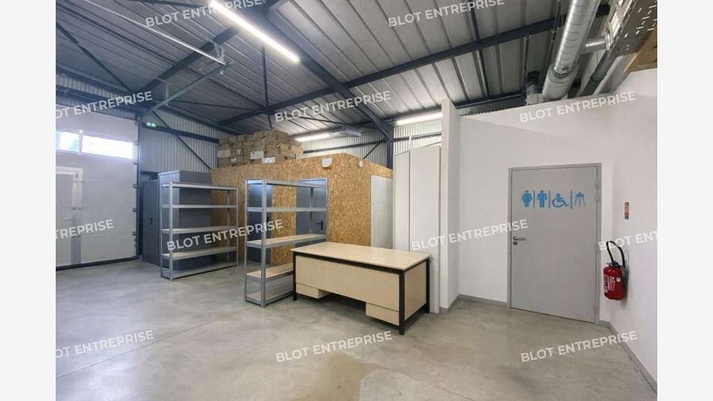 A louer local d'activités 206m² ZA de Lanvallay