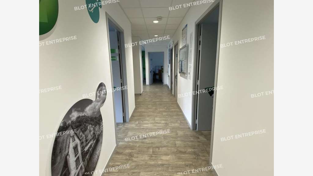 A louer local d'activités 206m² ZA de Lanvallay