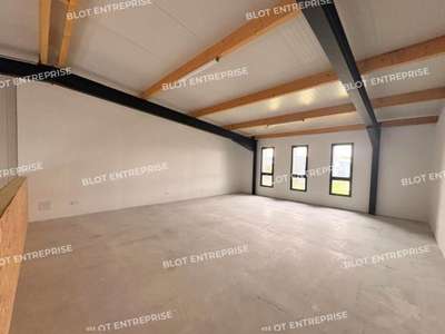 A LOUER - CELLULE PROFESSIONNELLE 90 m² LANVOLLON