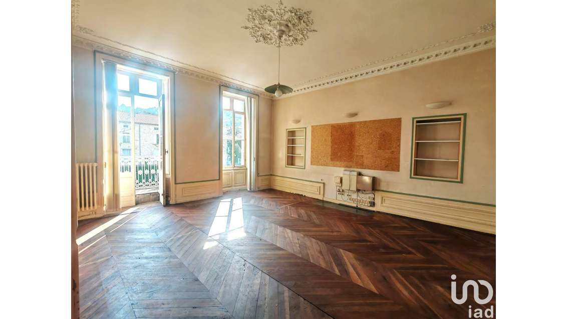 Bureau à Largentière