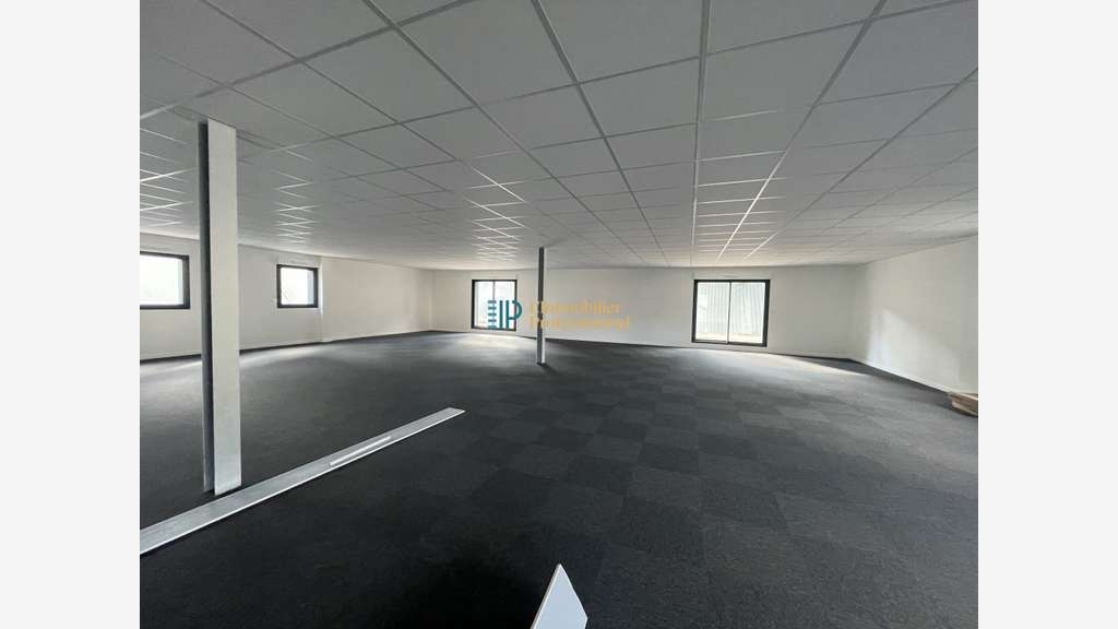 A louer bureaux 216m² divisibles à Larmor-Plage